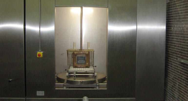 cabina-per-prove-di-impermeabilizzazione-su-prodotti-industriali.jpg