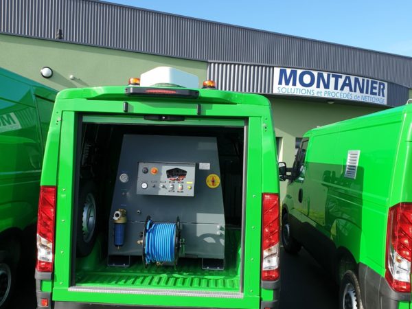 Autonomous gas cleaning unit