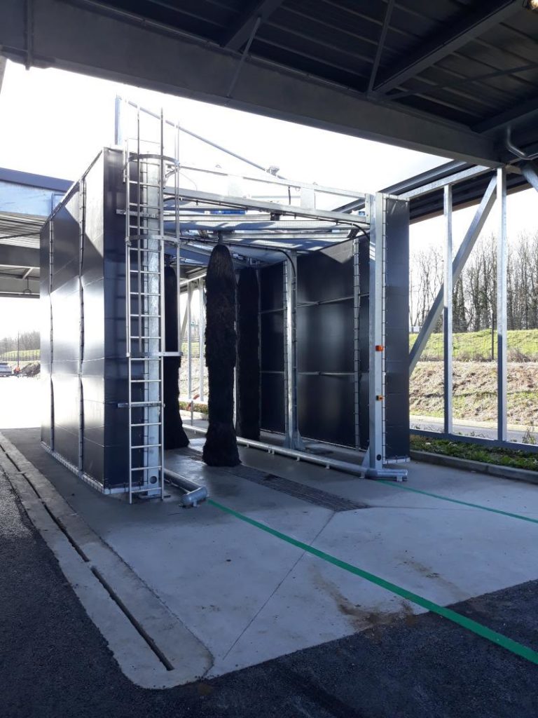 Tunnel de lavage bus