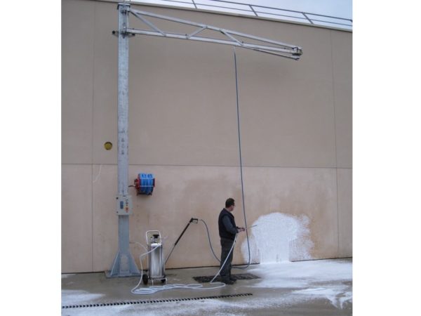 Decontamination foam washing area