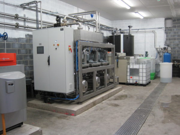 High pressure skid and recycling line