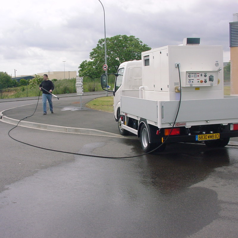 Laveur haute pression eau chaude autonome diesel