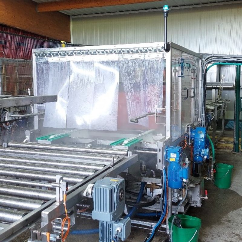 Pallet crate washer for agriculture